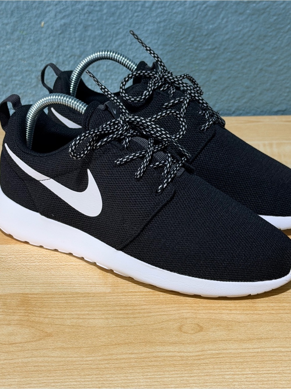 Nike Black and White Women's Lightweight Sneakers
